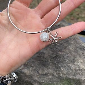 Crackle quartz and snowflake bangle